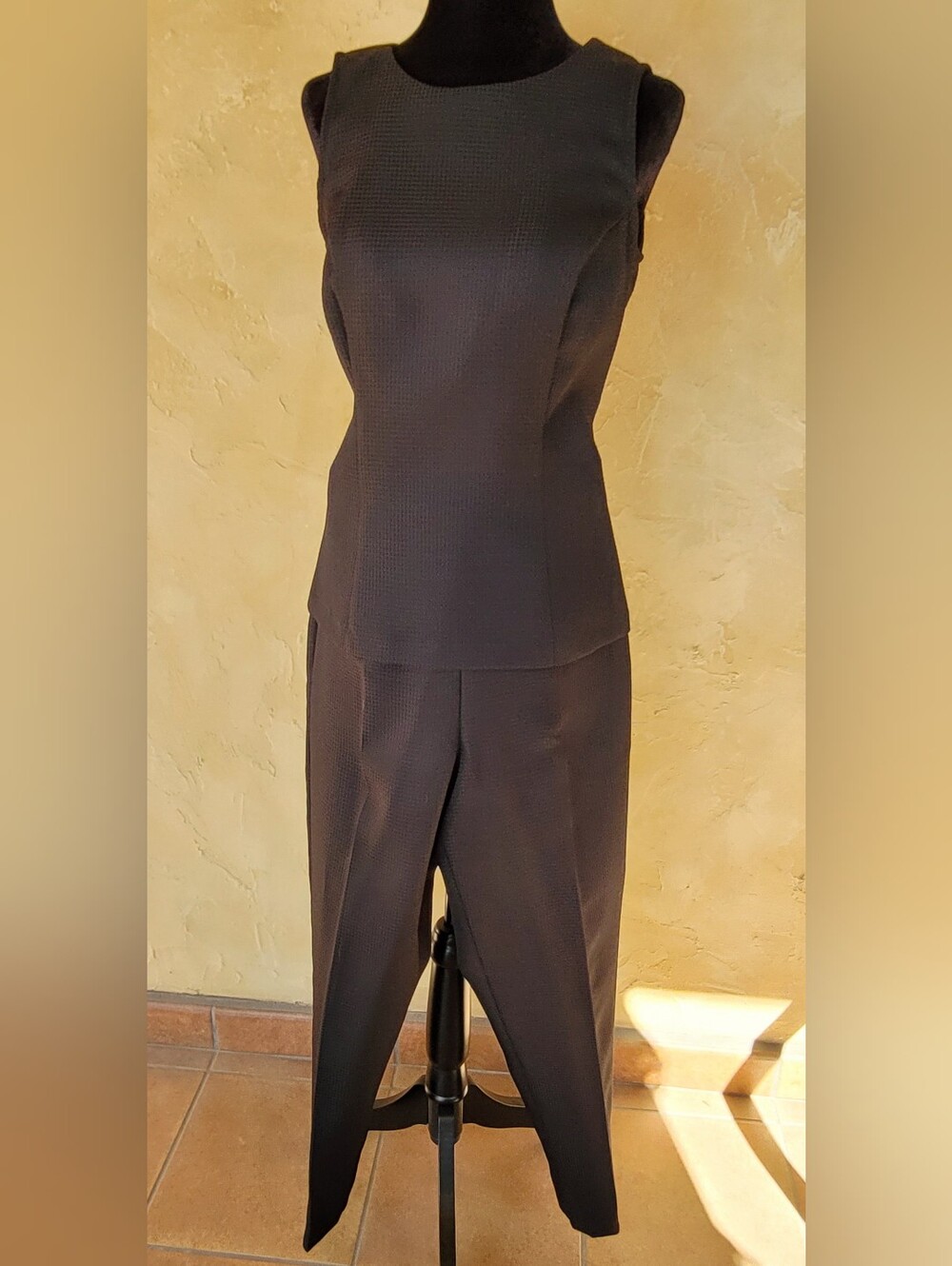 Vintage Black 2 Piece Suit, Slim Fit Cigarette Style Pants. Size 2 Any Occasion - Picture 2 of 10